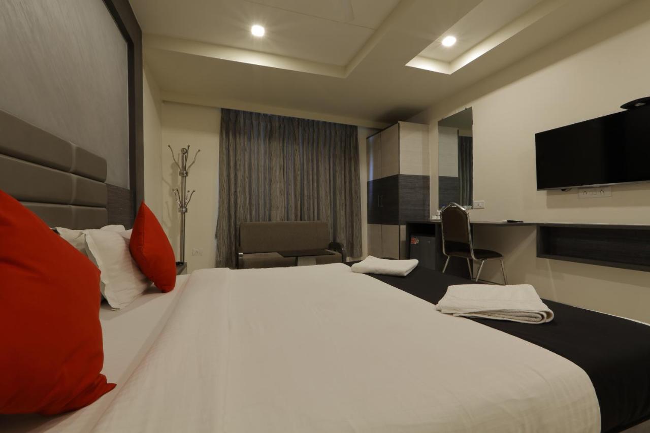 Hotel Unity Amhedabad Dış mekan fotoğraf