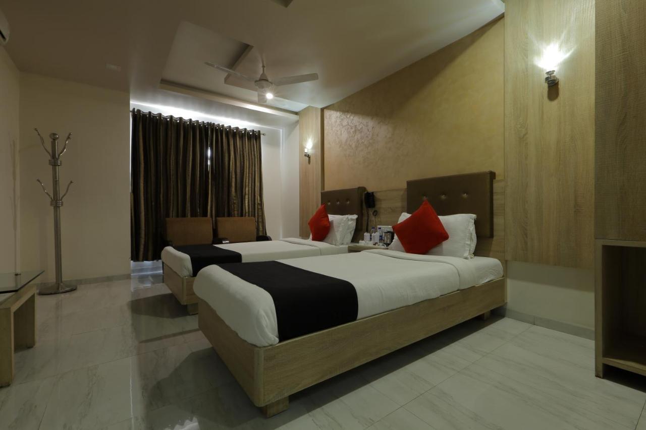 Hotel Unity Amhedabad Dış mekan fotoğraf