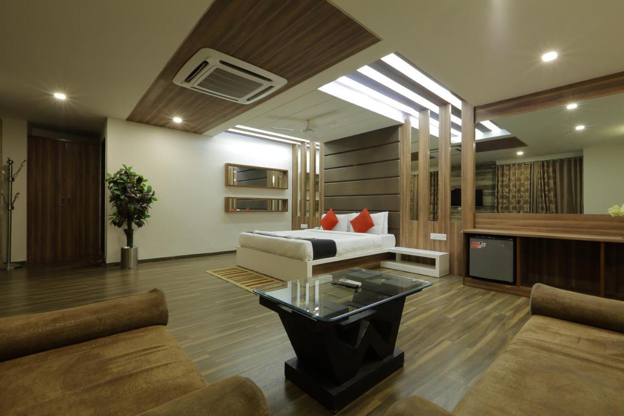 Hotel Unity Amhedabad Dış mekan fotoğraf