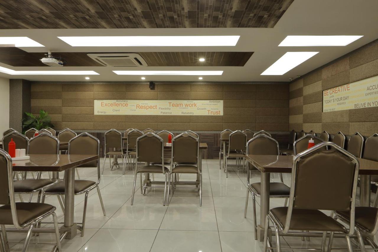 Hotel Unity Amhedabad Dış mekan fotoğraf