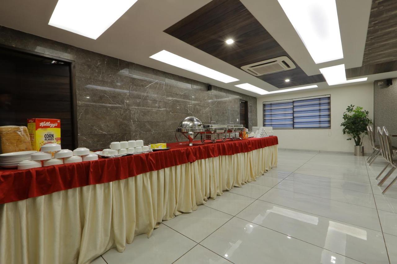 Hotel Unity Amhedabad Dış mekan fotoğraf