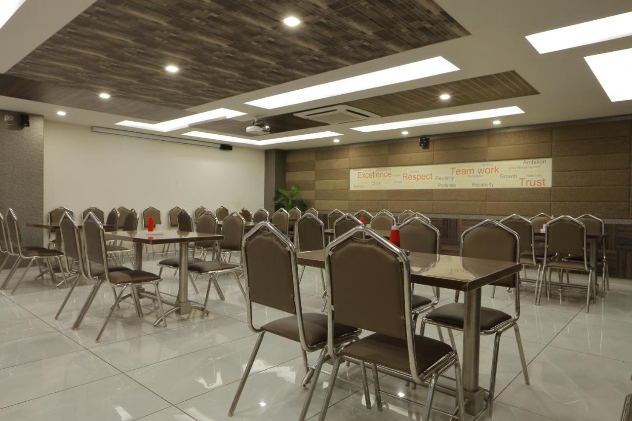 Hotel Unity Amhedabad Dış mekan fotoğraf