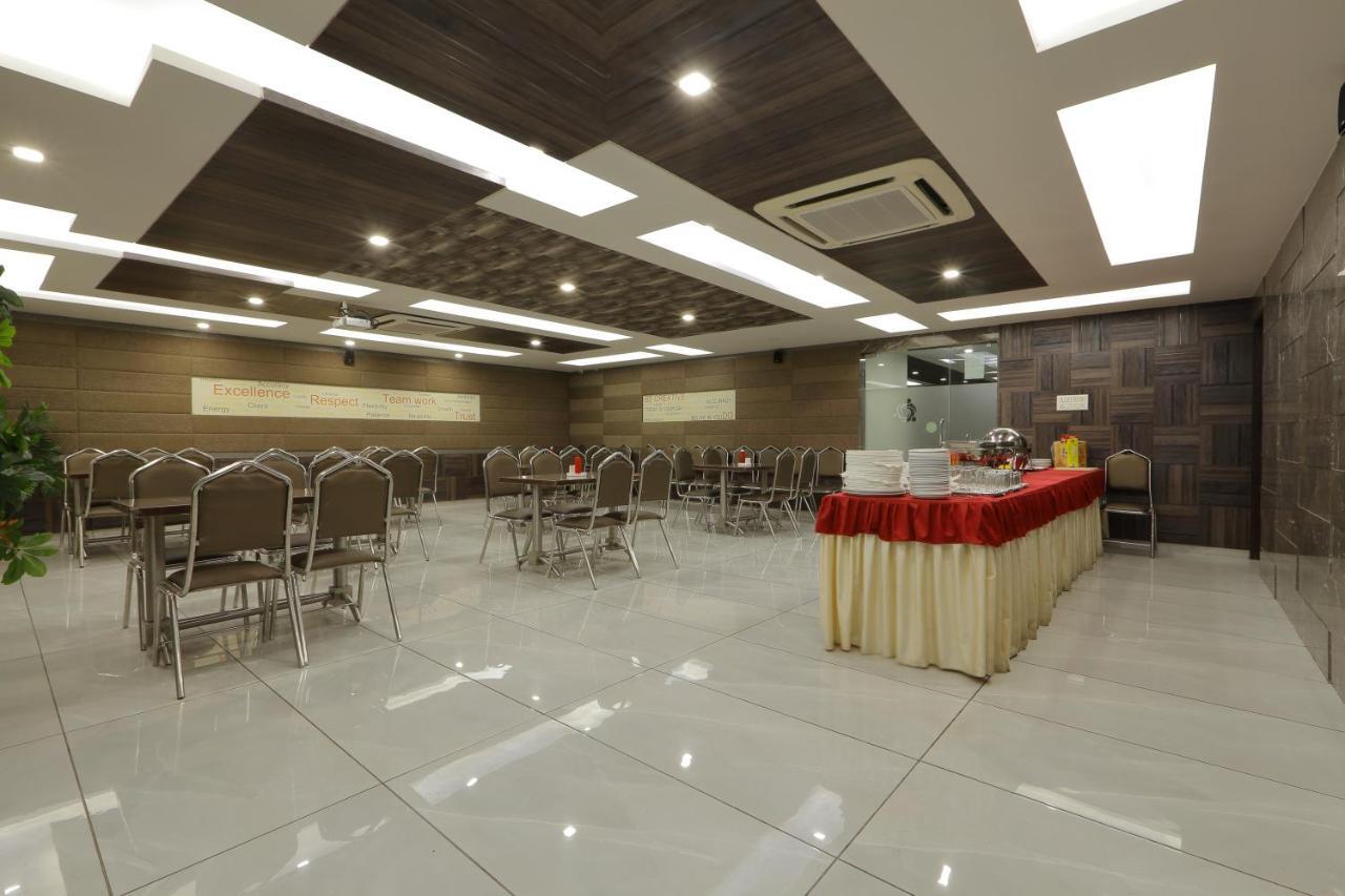 Hotel Unity Amhedabad Dış mekan fotoğraf