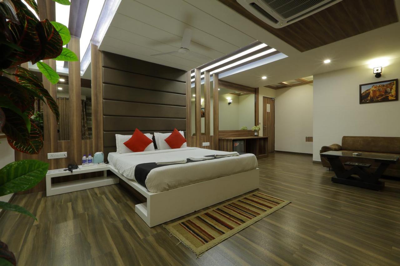 Hotel Unity Amhedabad Dış mekan fotoğraf